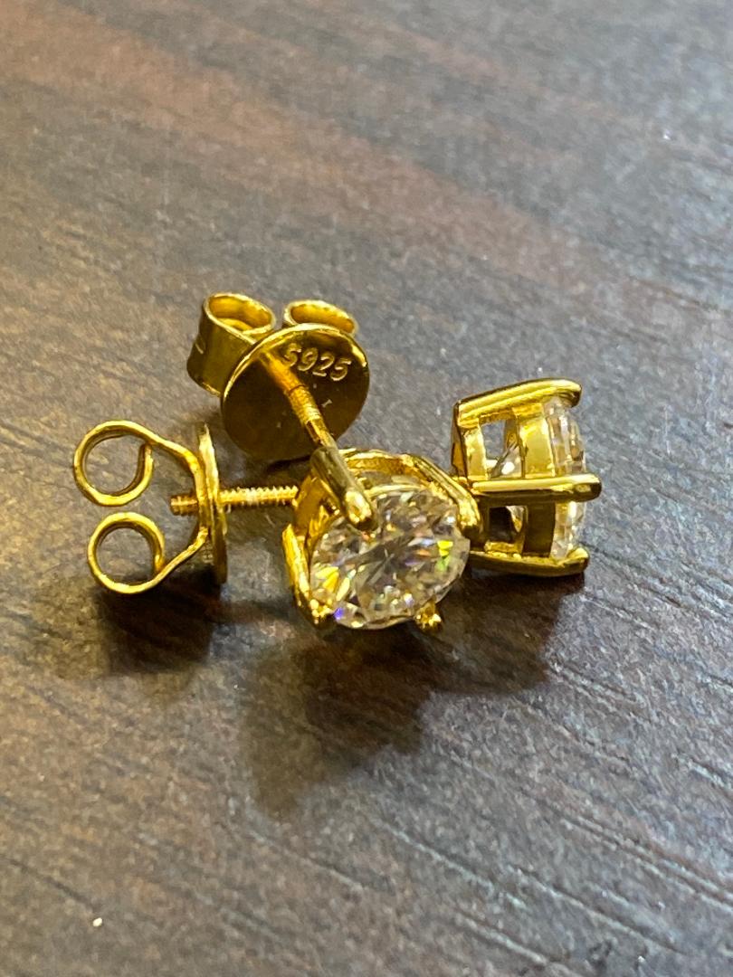 Certified D - VVS1 Moissanite Solitaire Stud Earrings Screw back gold