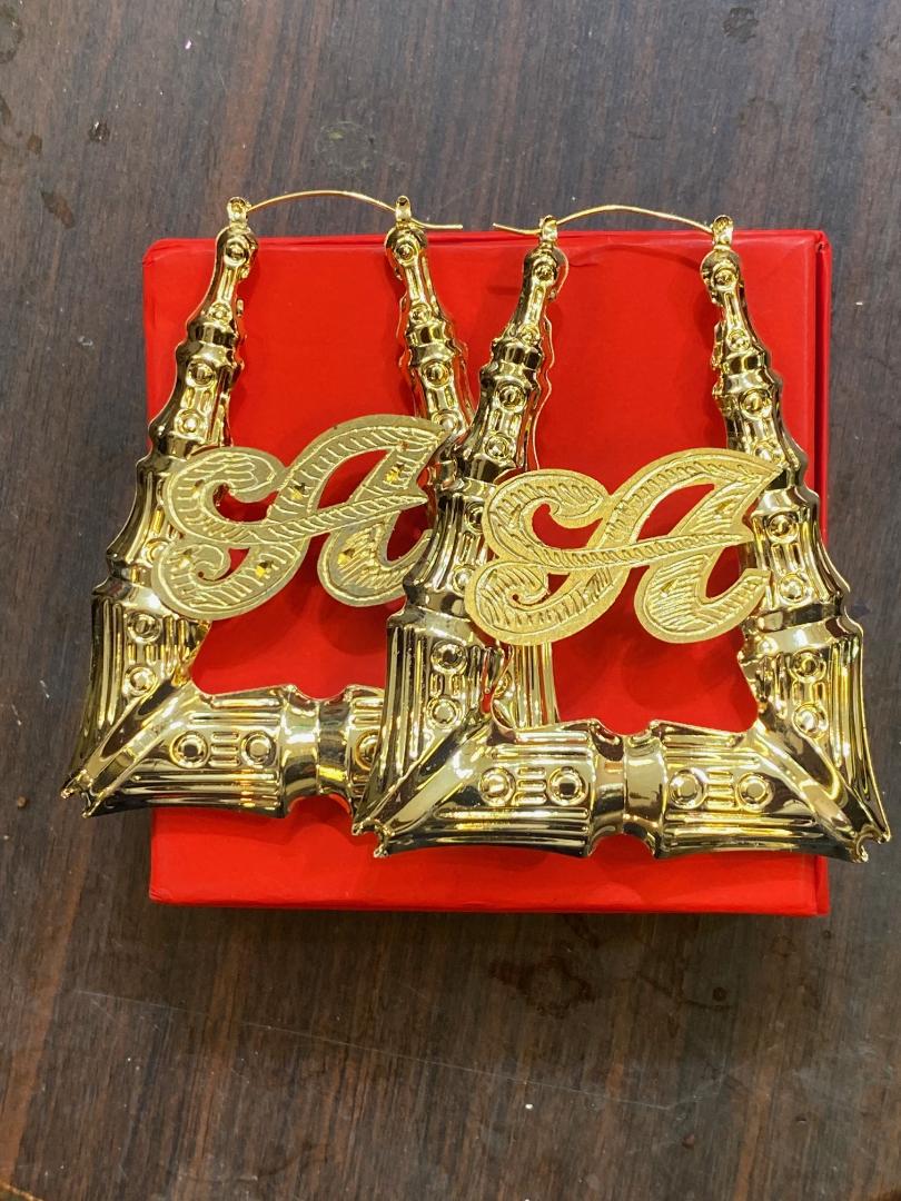 personalized bamboo name earrings door knuckle 3" inital