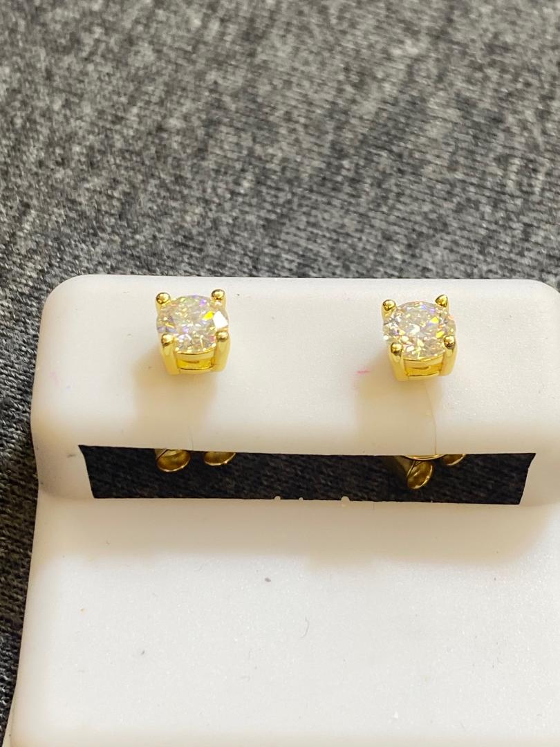 Certified D - VVS1 Moissanite Solitaire Stud Earrings Screw back gold